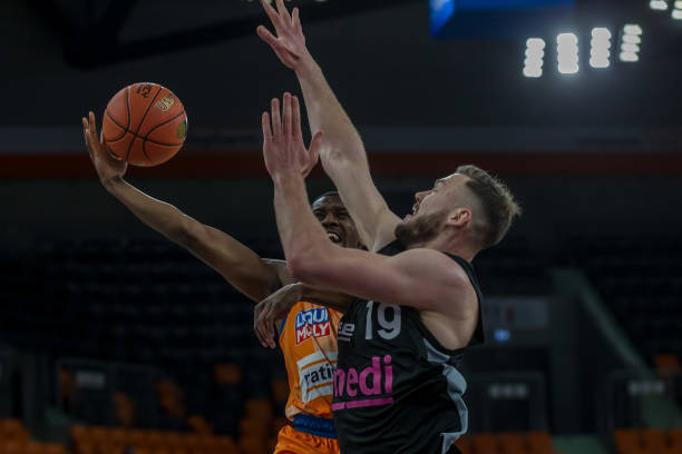 网球作为一 网球作为一